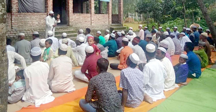 সৌদির সঙ্গে মিল রেখে লালমনিরহাটের কয়েকটি গ্রামে ঈদ উদযাপন