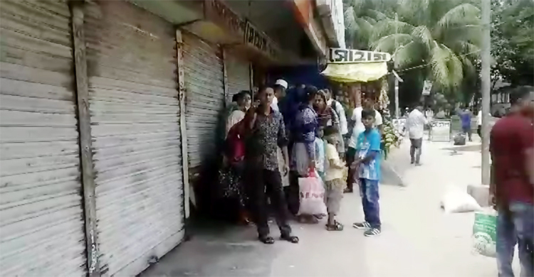 মাগুরায় হঠাৎ ডাকা ধর্মঘটে বিপাকে যাত্রীরা