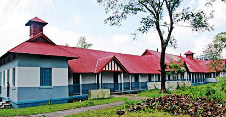 ছাত্রলীগের দখলমুক্ত করতে এমসি কলেজের ছাত্রাবাস বন্ধ