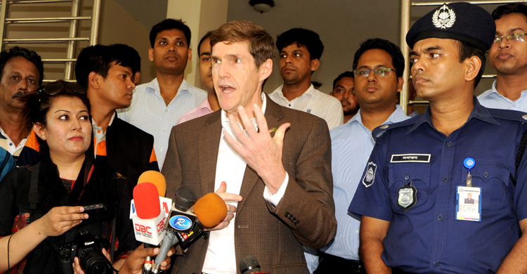 আশা করি ভালো নির্বাচন হবে : বগুড়ায় মার্কিন রাষ্ট্রদূত