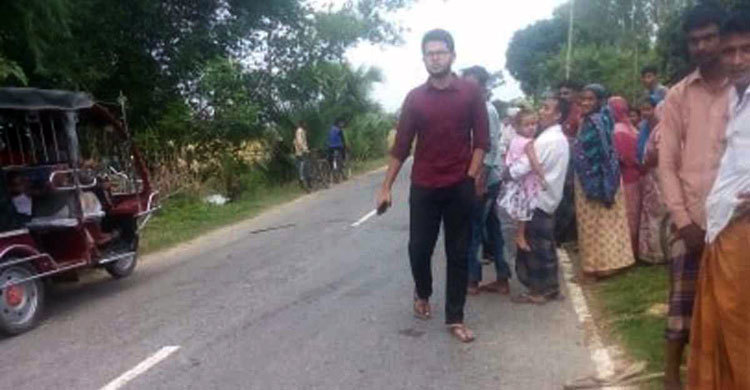 নওগাঁয় ট্রাকের চাকায় পৃষ্ট হয়ে শিশুর মৃত্যু