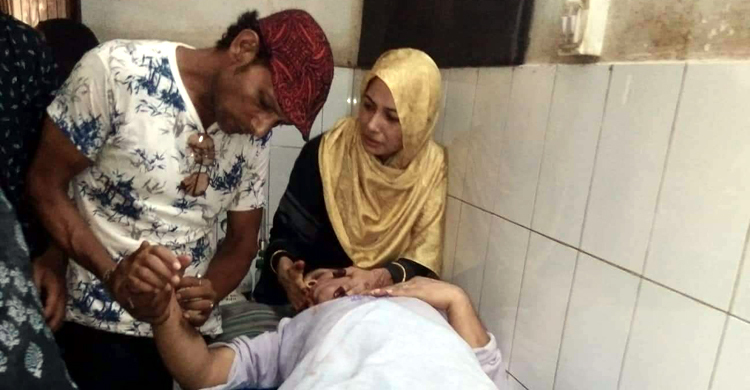 যাচ্ছিলেন নামাজ পড়তে, কোপাল প্রতিপক্ষের লোকজন