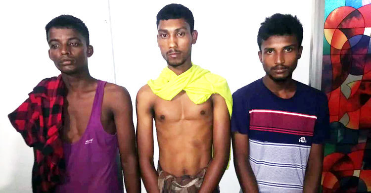 বন্ধুর সঙ্গে ঘুরতে গিয়ে দুই তরুণীর সর্বনাশ