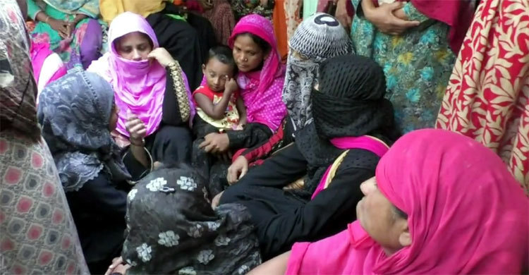 ঘরে মায়ের, পুকুরে শিশু সন্তানের লাশ