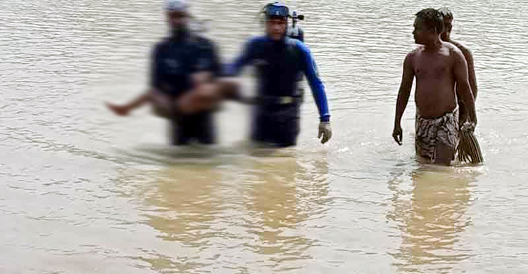 চোরাবালিতে প্রাণ গেল শিশুর