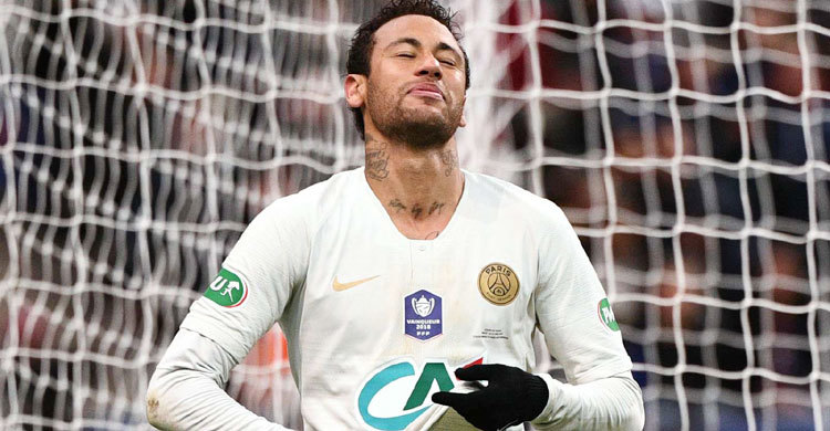 Neymar punches fan after PSG's Coupe de France defeat