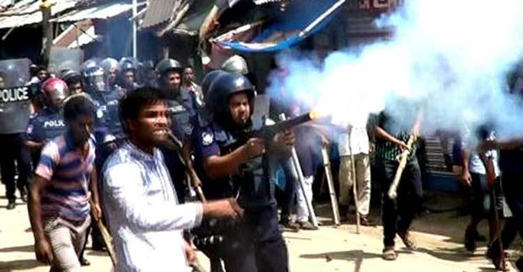 শোক দিবসে হামলা, পালিয়ে বেড়াচ্ছেন আ.লীগের শীর্ষ নেতারা