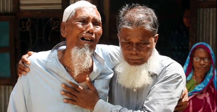 বাড়ি এলো সন্তানের লাশ, হাউমাউ করে কাঁদছেন বাবা