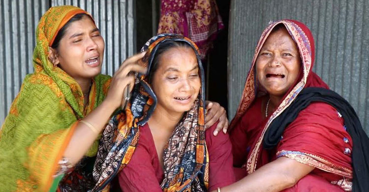 নগরবাড়ীতে বৃদ্ধার ঝুলন্ত লাশ উদ্ধার, দুই গ্রুপে উত্তেজনা