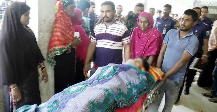 শাশুড়ি-ননদের দেয়া আগুন বাঁচতে দিল না সজিকে