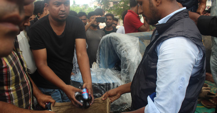ফেনসিডিলসহ ৩ মাদক বিক্রেতা আটক