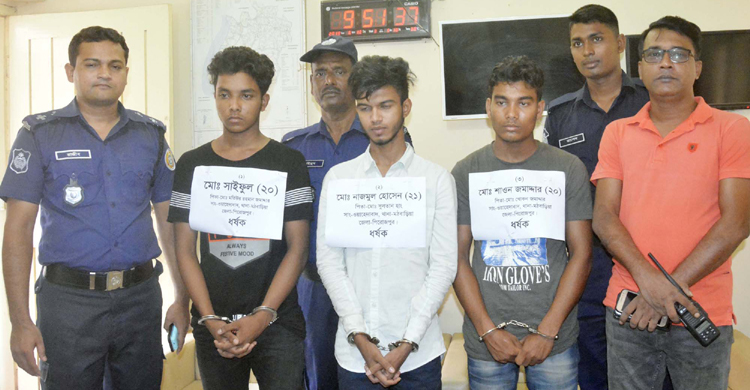 স্কুলছাত্রীকে গণধর্ষণ : প্রধান আসামিসহ গ্রেফতার ৩