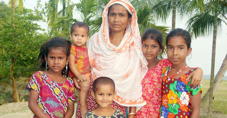 জন্মশাসনে আদর্শ হয়ে উঠেছে পিরোজপুরের কলাখালী গ্রাম