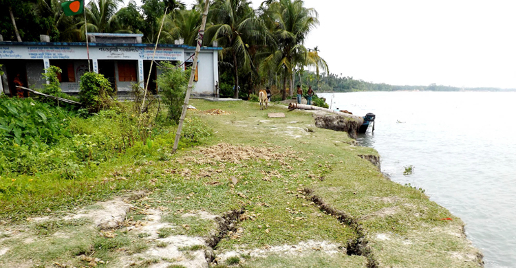 সন্ধ্যার আতঙ্কে শিক্ষার্থীরা, পাল্টে গেছে এলাকার মানচিত্র