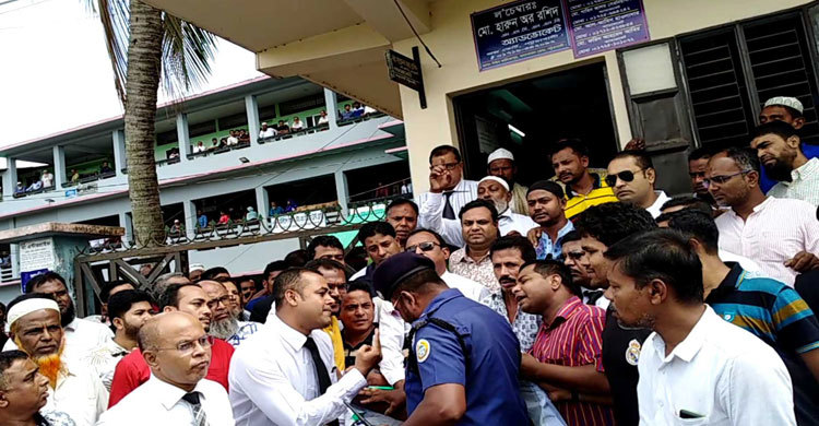 পুলিশি বাধায় বিএনপির সমাবেশ পণ্ড