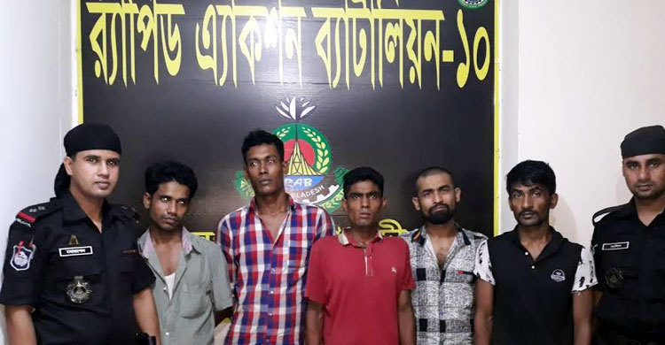 গুলিস্তানে ছিনতাইচক্রের ৫ সদস্য আটক