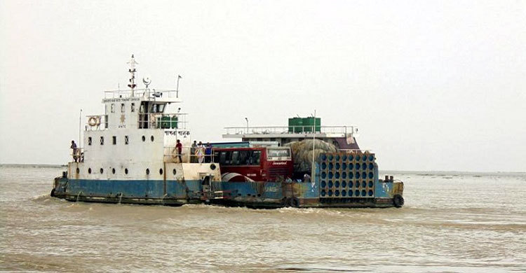 দৌলতদিয়া-পাটুরিয়া নৌরুটে ফেরি চলাচল শুরু