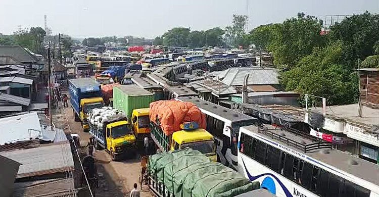 দৌলতদিয়ায় নদী পারের অপেক্ষায় ৬ শতাধিক যানবাহন