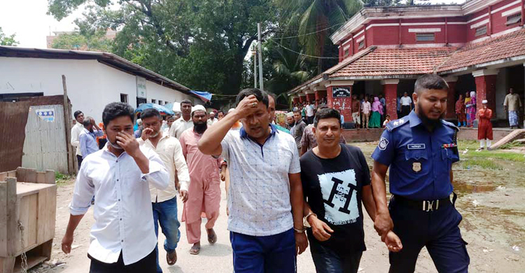 কলেজছাত্রীকে আত্মহত্যায় প্ররোচনা, ৫ জনের কারাদণ্ড