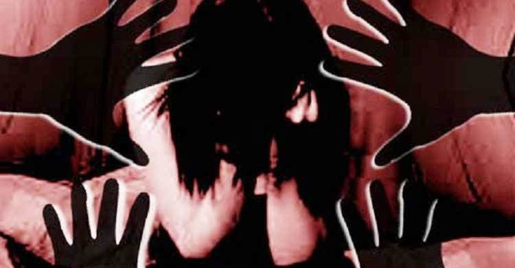 টাকা দিয়ে মামলা শেষ করে তোকে দেখে নেবো