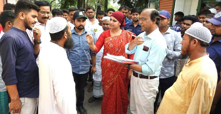 প্লাস্টিকের বস্তায় চাল, ৪ প্রতিষ্ঠানকে জরিমানা