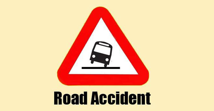 7 killed in road accidents in 3 districts