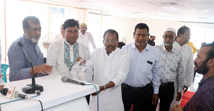 ৩৮ হাজার পরিবারকে ঈদ উপহার দেবেন সেলিম ওসমান
