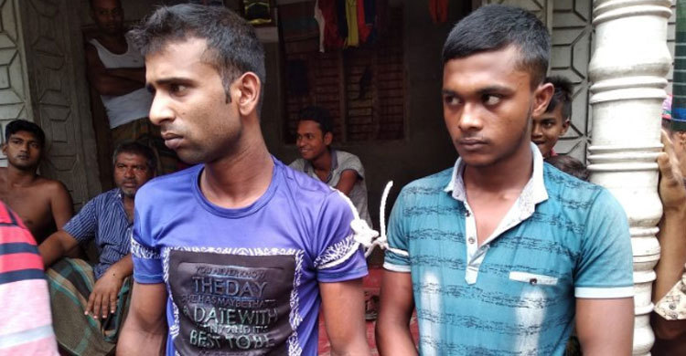 ১০০ টাকার জন্য স্কুলছাত্রীকে ঝোঁপে নিয়ে গেল দুই বন্ধু