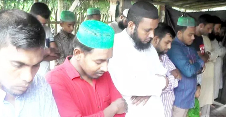 সাতক্ষীরায় ১৫টি গ্রামে একদিন আগেই ঈদ উদযাপন