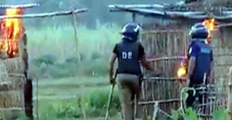 সাঁওতাল পল্লীতে হামলা : ৯০ জনের বিরুদ্ধে চার্জশিট