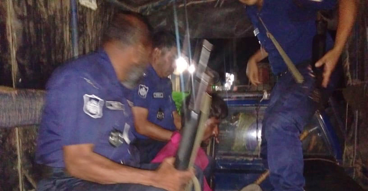 চটপটি বিক্রেতাকে কুপিয়ে হত্যা