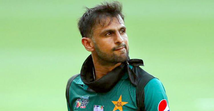 শোয়েব মালিকের প্রশ্ন : ২০ বছর দেশের সেবা করে এই পেলাম?