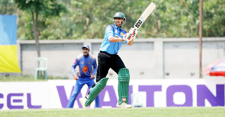 Soumya silences critics with record double ton