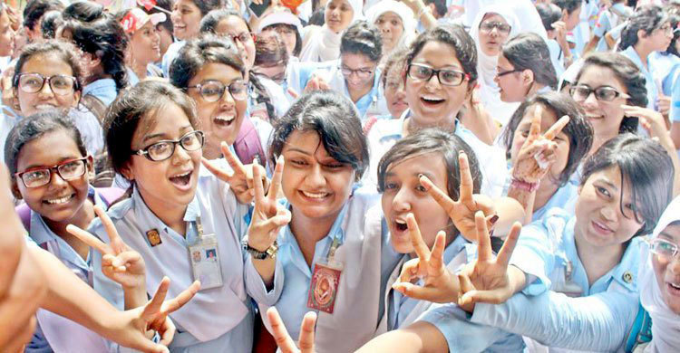 Female students outnumber male in SSC
