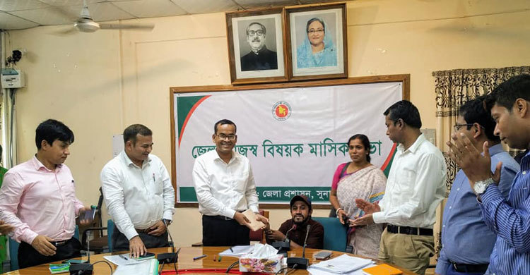 জিৎকে প্রতি মাসে সহযোগিতা করবেন সুনামগঞ্জের ডিসি