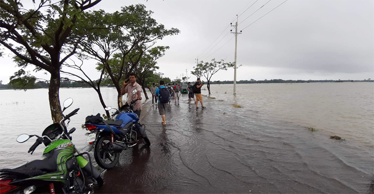 কমতে শুরু করেছে সুরমা নদীর পানি