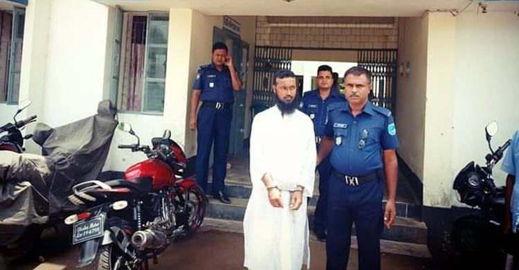 জিন তাড়ানোর নামে স্কুলছাত্রীকে ধর্ষণচেষ্টা, মুয়াজ্জিন কারাগারে