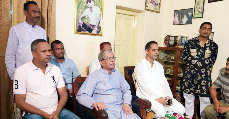 উন্নয়নের নামে মানুষের সঙ্গে প্রতারণা করছে সরকার : মির্জা ফখরুল