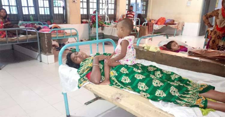 শিকলবন্দী গৃহবধূকে উদ্ধার, স্বামী-শ্বশুরসহ আটক ৫