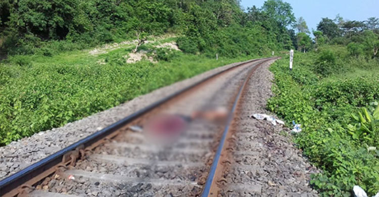 বাসা খুঁজতে গিয়ে ট্রেনে কাটা পড়লেন স্ত্রী, বেঁচে গেলেন স্বামী