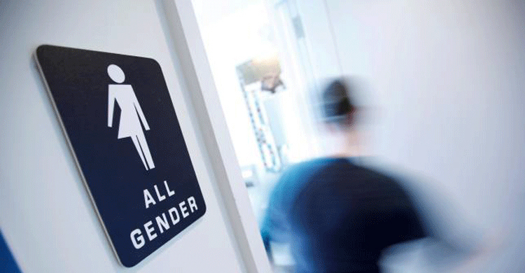 North Carolina transgender law violates civil rights law: U.S.