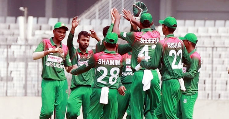 ইংল্যান্ডকে উড়িয়ে যুবাদের শুভসূচনা