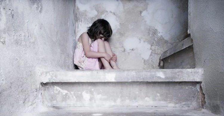 ৩ বছরের শিশুকন্যাকে মায়ের সম্মতিতে পরকীয়া প্রেমিকের যৌন নিপীড়ন!