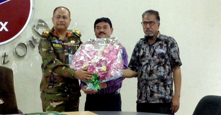 পাহাড় থেকে অনুমতি ছাড়া পাথর উত্তোলন নয়