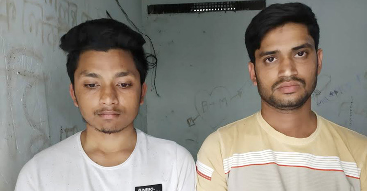 প্রেমিক বার বার ফ্ল্যাটে ডাকায় থানায় গেল প্রেমিকা