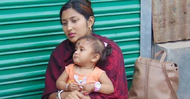 আমাকে ভারতে রেখে নতুন স্ত্রী নিয়ে সংসার শুরু করল উজ্জল