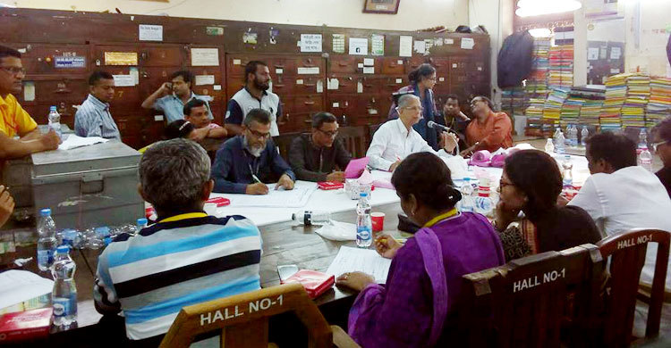 সুপ্রিম কোর্ট বারে সভাপতি পদে এগিয়ে সাদা, সম্পাদক নীল প্যানেলে