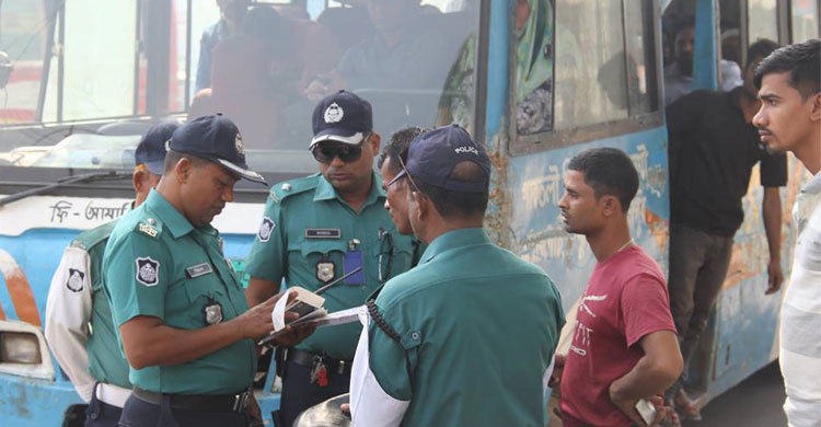 টাস্কফোর্সের অভিযান : দ্বিতীয় দিনে ৩৭০ মামলা-রেকারিং