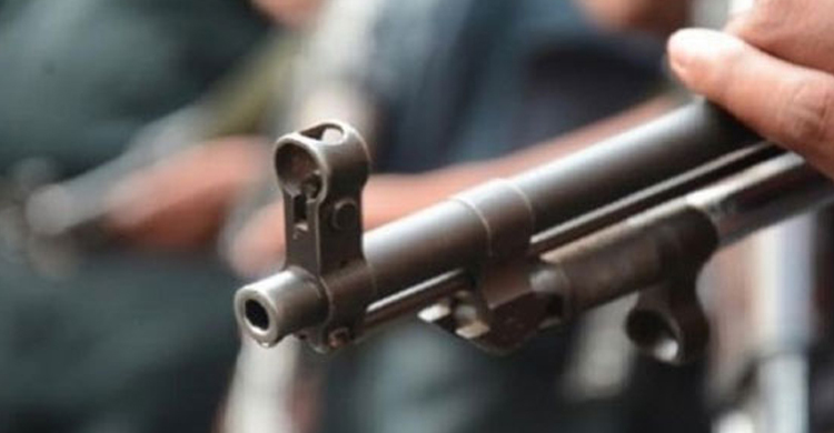 খুলনায় দু’পক্ষের ‘গোলাগুলিতে’ মাদক ব্যবসায়ী নিহত