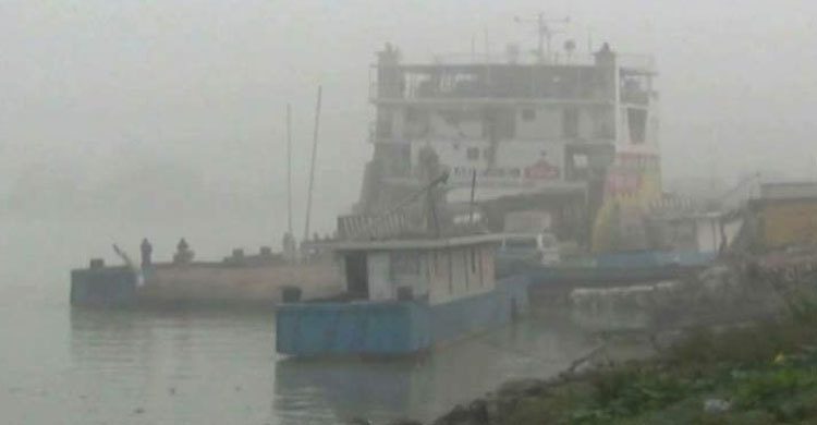 ঘন কুয়াশায় দৌলতদিয়া-পাটুরিয়ায় ফেরি বন্ধ
